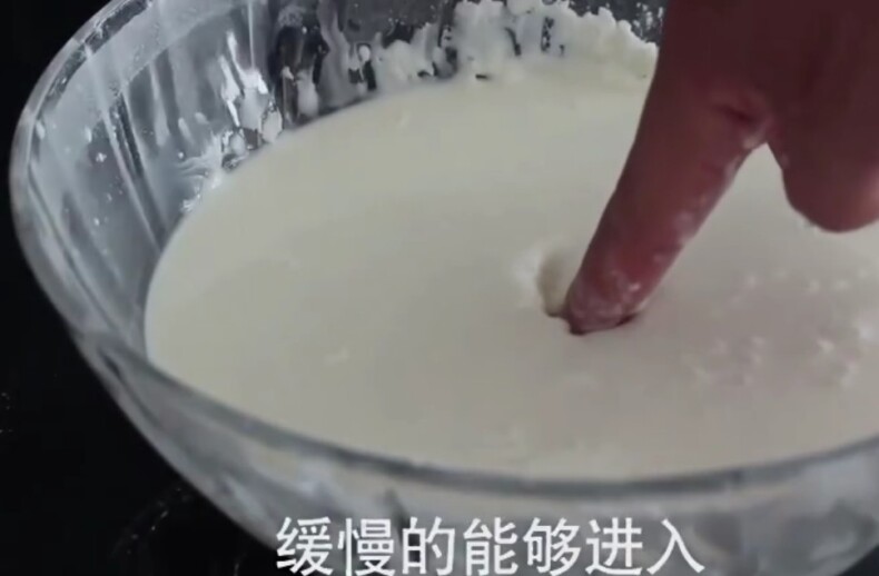 口香糖开椰子原理，原来是真的丨科普