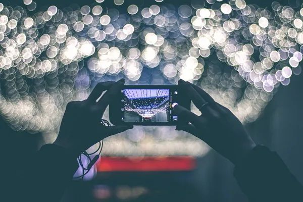 照镜子比本人好看30%?附科学依据-12 照镜子比本人好看30%?附科学依据-12