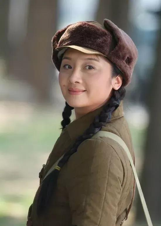 “西北硬汉”王新军，43岁二婚娶秦海璐，8年为爱甘当煮夫