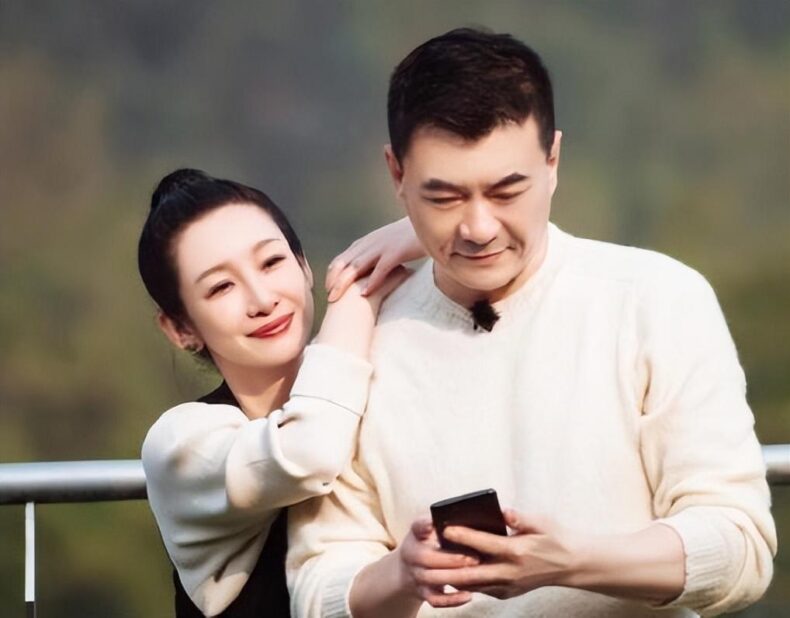 “西北硬汉”王新军，43岁二婚娶秦海璐，8年为爱甘当煮夫