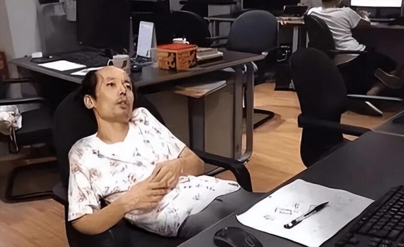 大学生晒上班前后对比,揭露当代毕业生窘境,男生比女生变化惊人