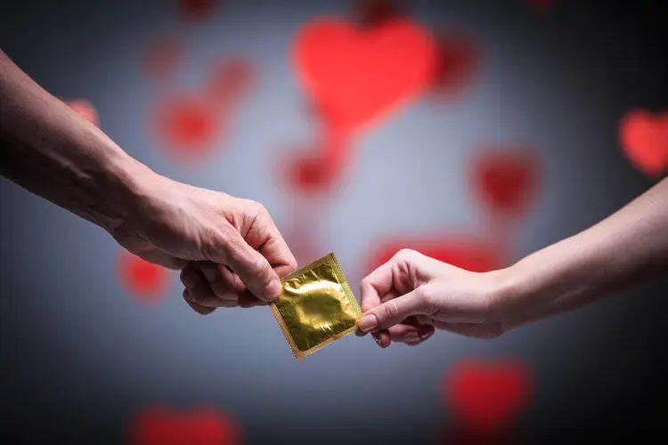 10种不正确的戴套的方法 10种不正确的戴套的方法,你中了几个?丨经验